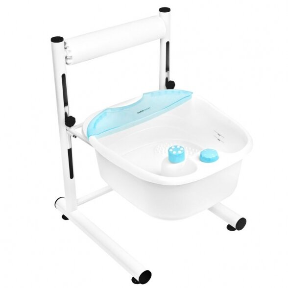 Pedicure tub with adjustable height