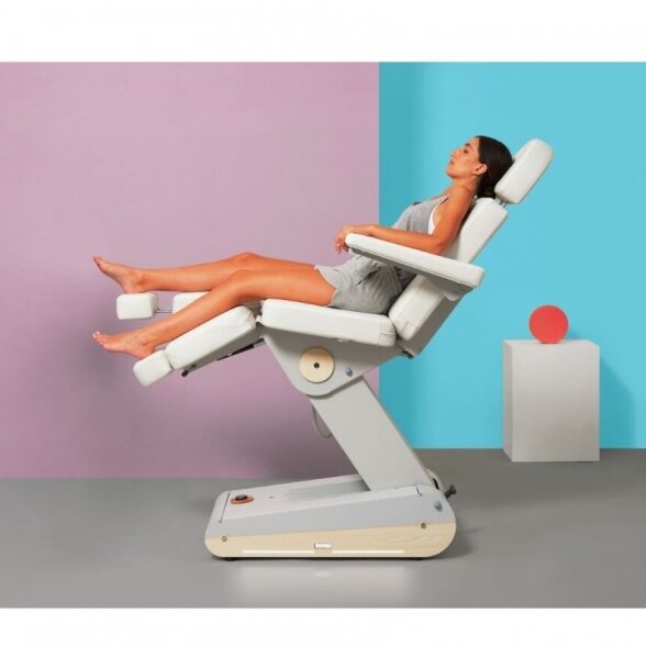 Naggura SWOP P3 Pod electric pedicure chair, 3 motors, white 1